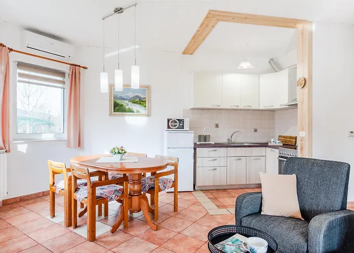 Apartma Bresan דירה