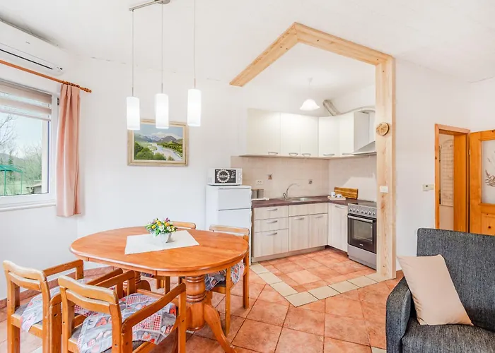 דירה Apartma Bresan *